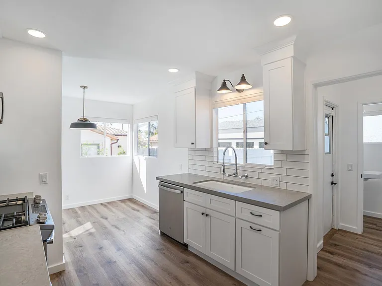 174 W Avenida Cornelio — Photo 10