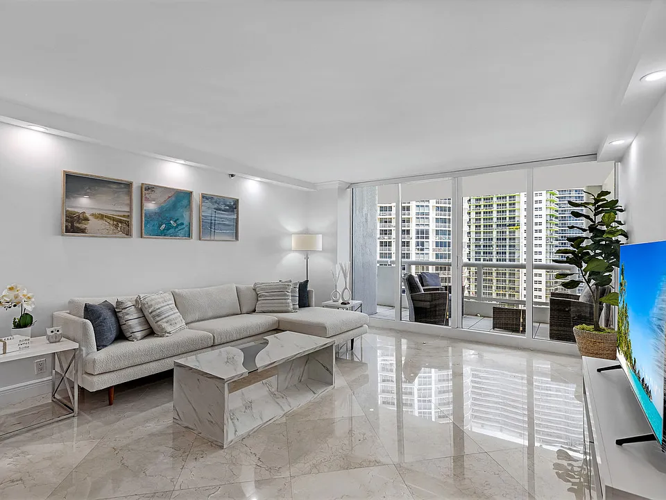 1717 N Bayshore Dr #ID1054082P