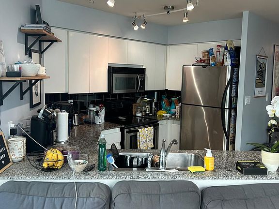 4th image of 230 Queens Quay Ave W #2512