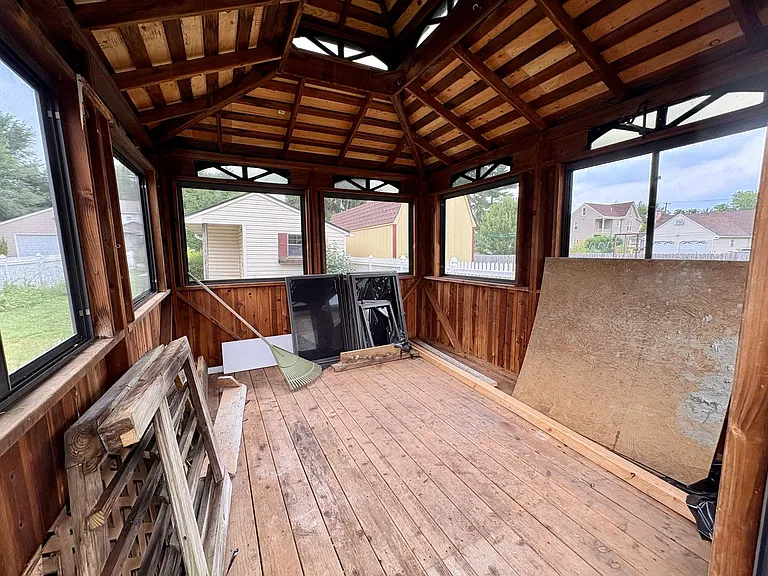 423 W Penn St — Photo 31