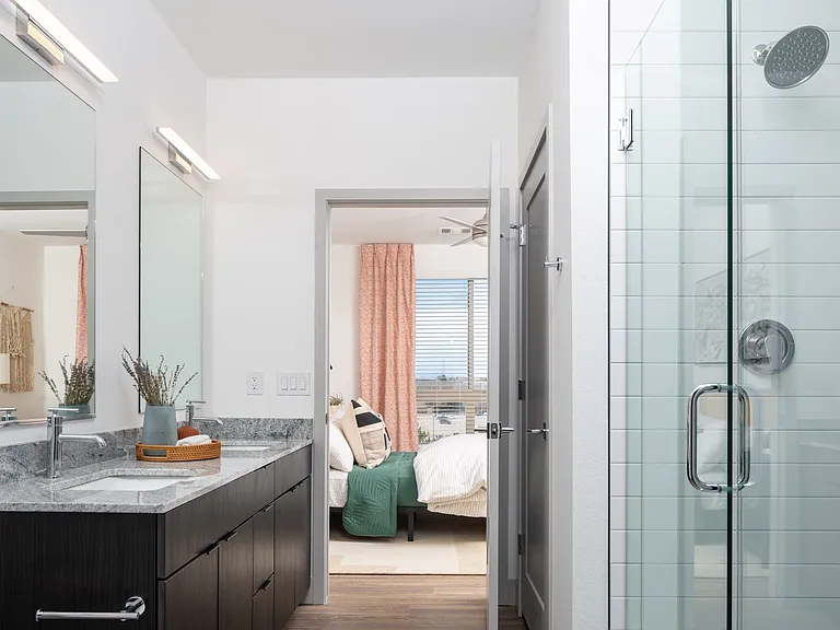 Legacy Metro 525 — Photo 20