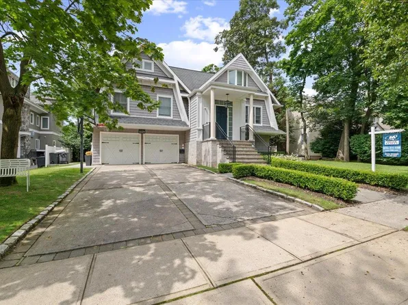 1029 New McNeil Avenue, Lawrence, NY 11559