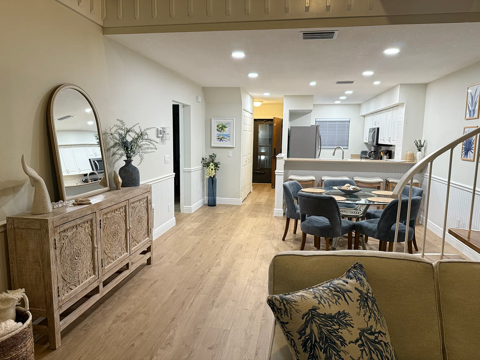 3 bed, 1737 sqft, $9,250 — Photo 2