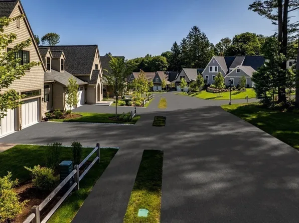 52 Wolcott Woods Ln #52, Milton, MA 02186
