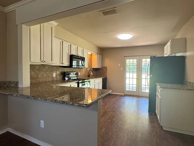 8414 Cambridge Rd #C06 — Photo 5
