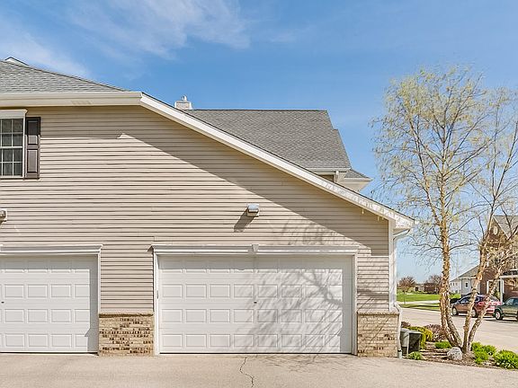 3rd image of 7942 Williamsburg Ct #9