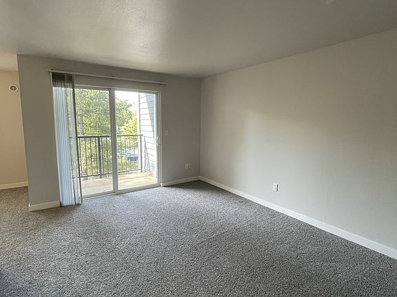 2nd image of 14206 NE 181st Pl #206