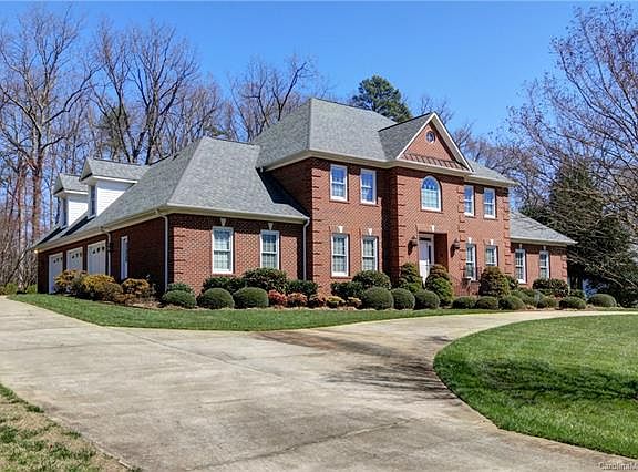 3rd image of 120 Columbine Dr