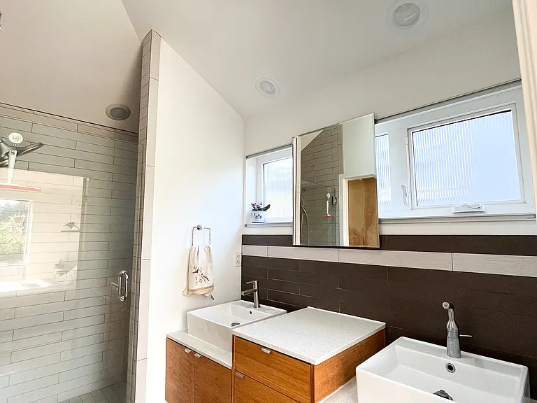 409 21st Ave — Photo 17