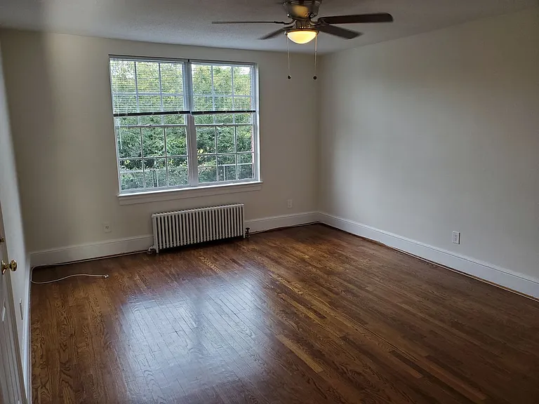 Mount Vernon Ave Apartments — Photo 25