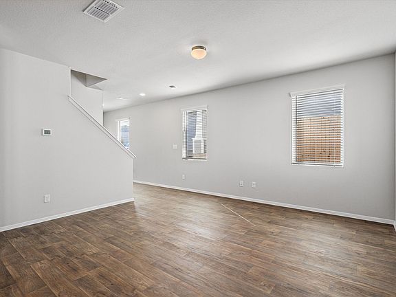 5th image of 2704 Derwent Dr