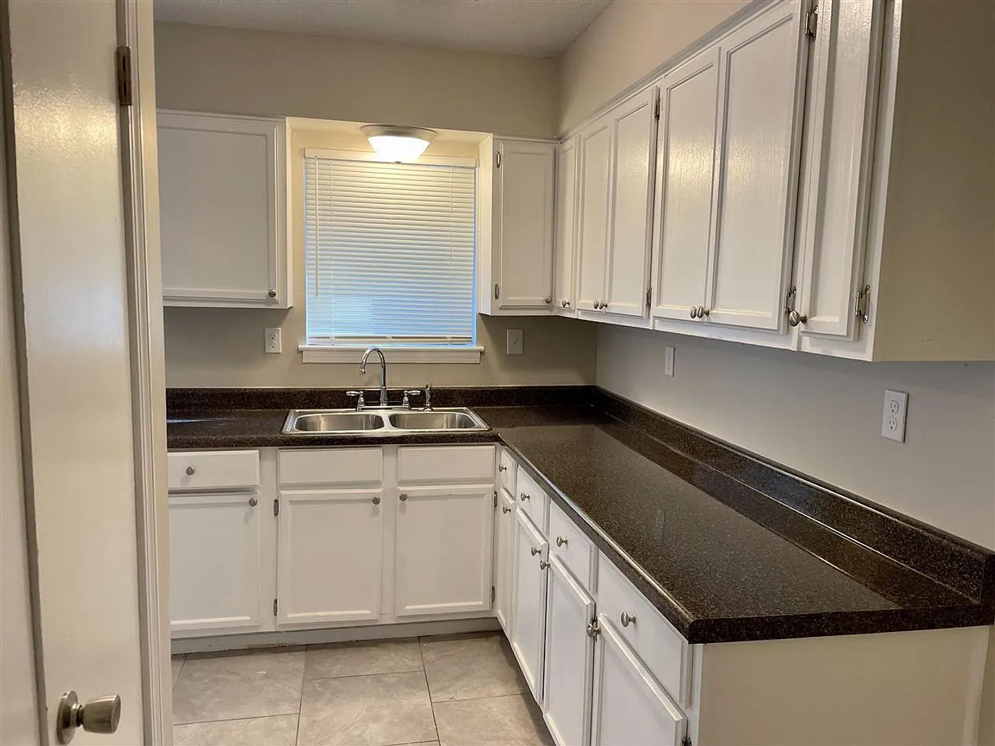 Welcome To 3710 Dorado Cv Rent Special - Half Off First Month Rent!! — Photo 2