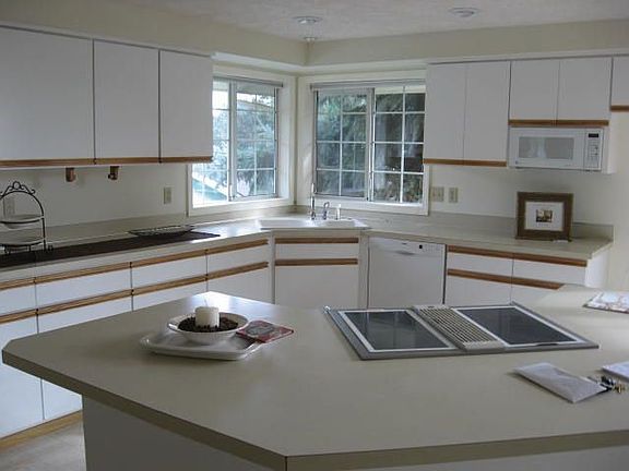 Cooking island in Kitchen