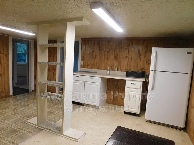 186 Benedict Ln — Photo 13