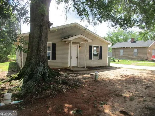 818 Haskell Ward Dr, Griffin, GA 30223