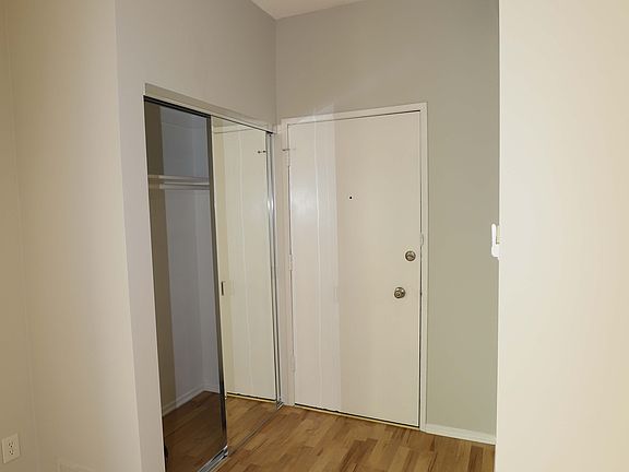 4th image of 1025 S Sherbourne Dr APT 2
