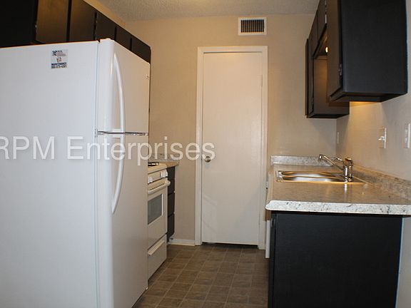 3rd image of 4825 Kristie Dr APT 1