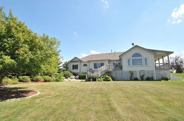 1st image of 523 Barrington Dr E