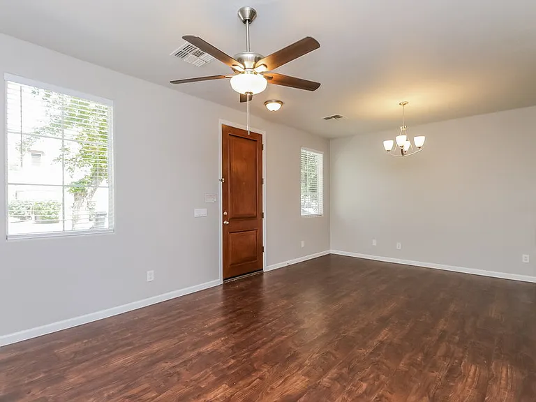 10215 E Isleta Ave — Photo 4