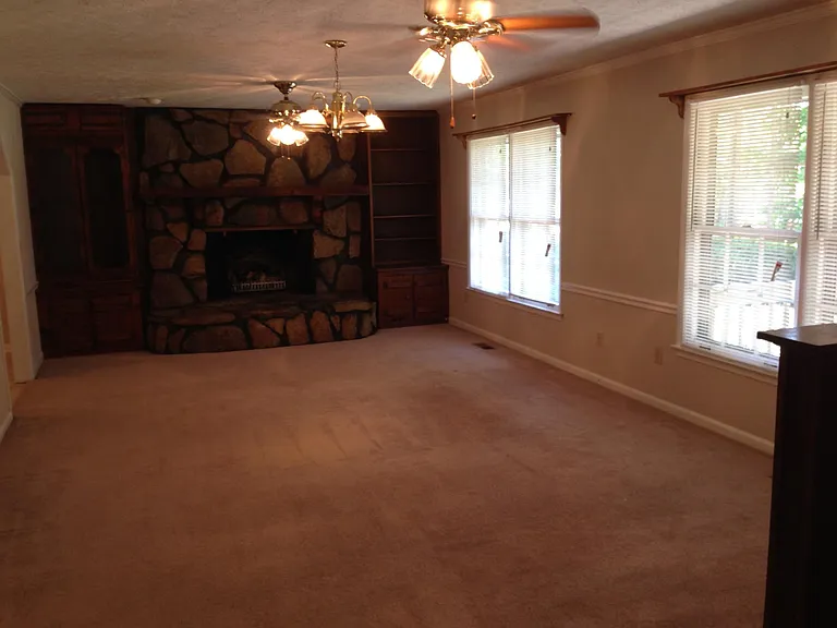4032 Pine Manor Dr — Photo 12