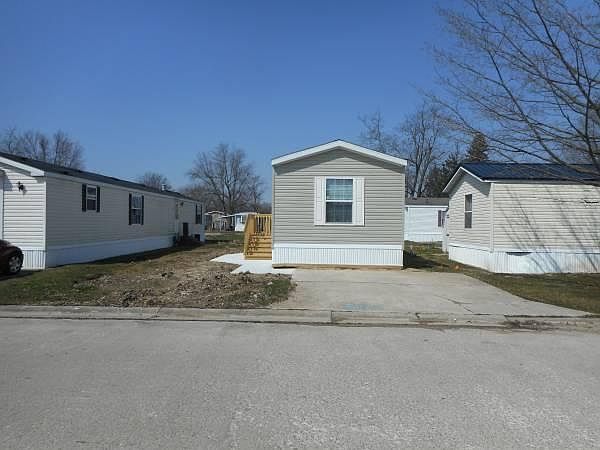 1st image of 10 E Dogwood Dr #59