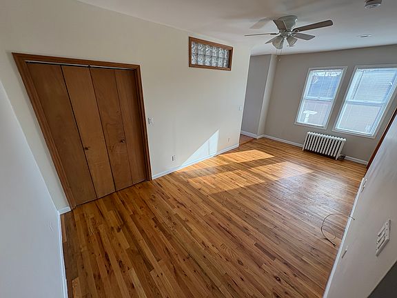 4th image of 70 Carleton Ave #3