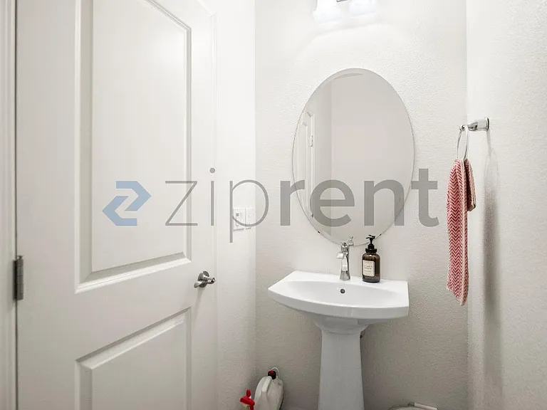 2387 Central Pkwy — Photo 18