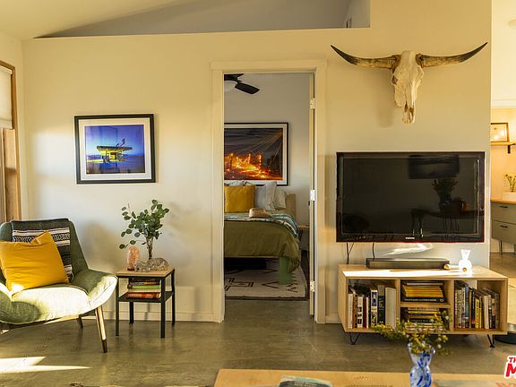 5th image of 1304 Mile Square Rd