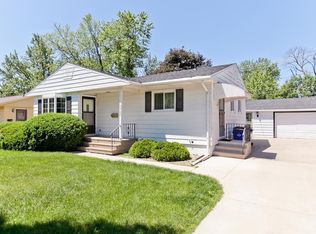 4522 Regal Ave NE, Cedar Rapids, IA 52402
