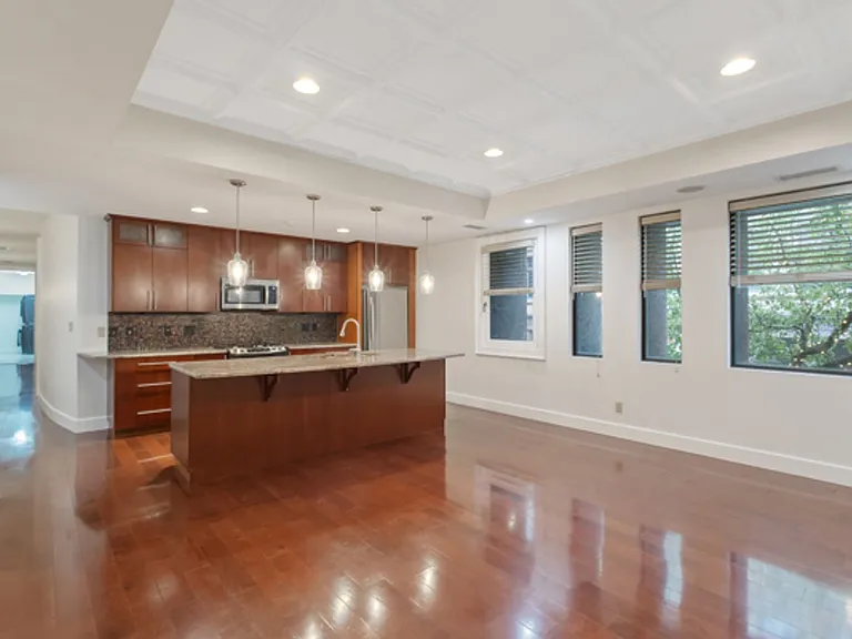 115 E Jefferson St — Photo 10