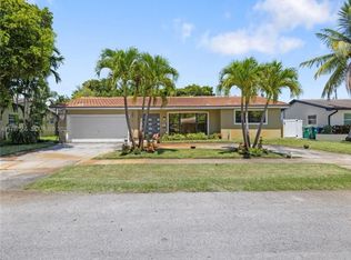 20375 NE 22nd Pl, Miami, FL 33180