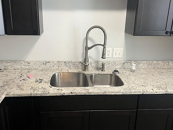 2nd image of 8506 Apple St