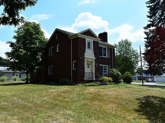 3rd image of 4525 Euclid Blvd