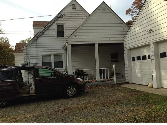 2nd image of 165 Pond Rd
