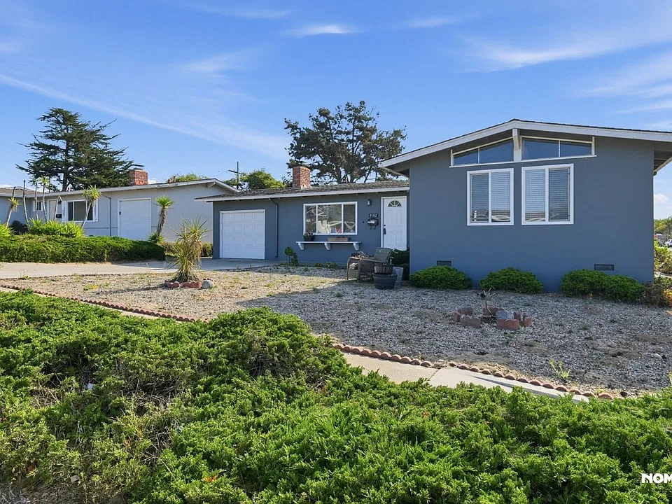 3182 Vista Del Camino
