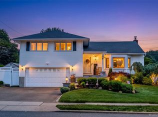 9 Florgate Road, Farmingdale, NY 11735