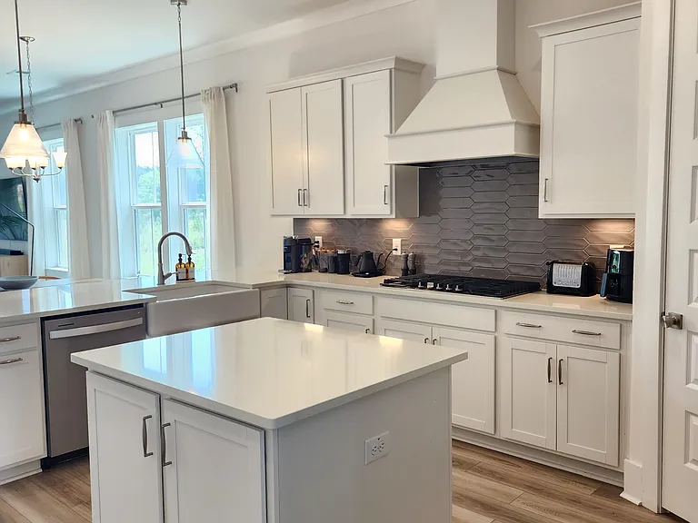 352 Trailmore Ln — Photo 5