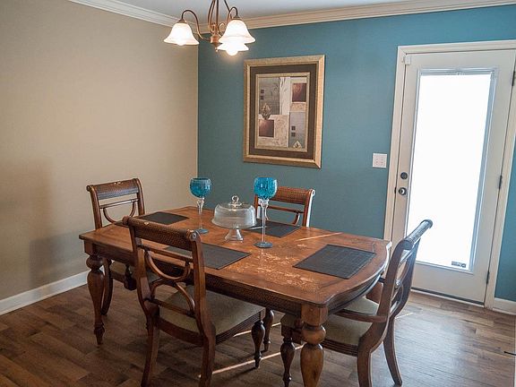 4th image of 4217 Aurora Cir