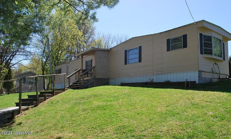 2nd image of 3 Schuyler Heights Drive