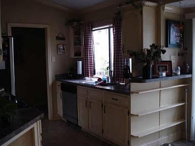 4th image of 1405 Devonshire Ln
