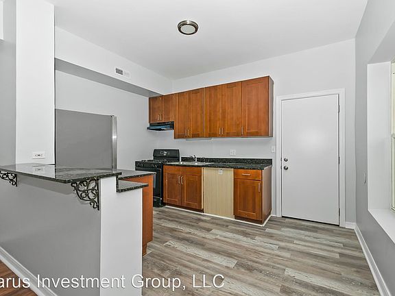 4th image of 5201 S Calumet Ave #1B