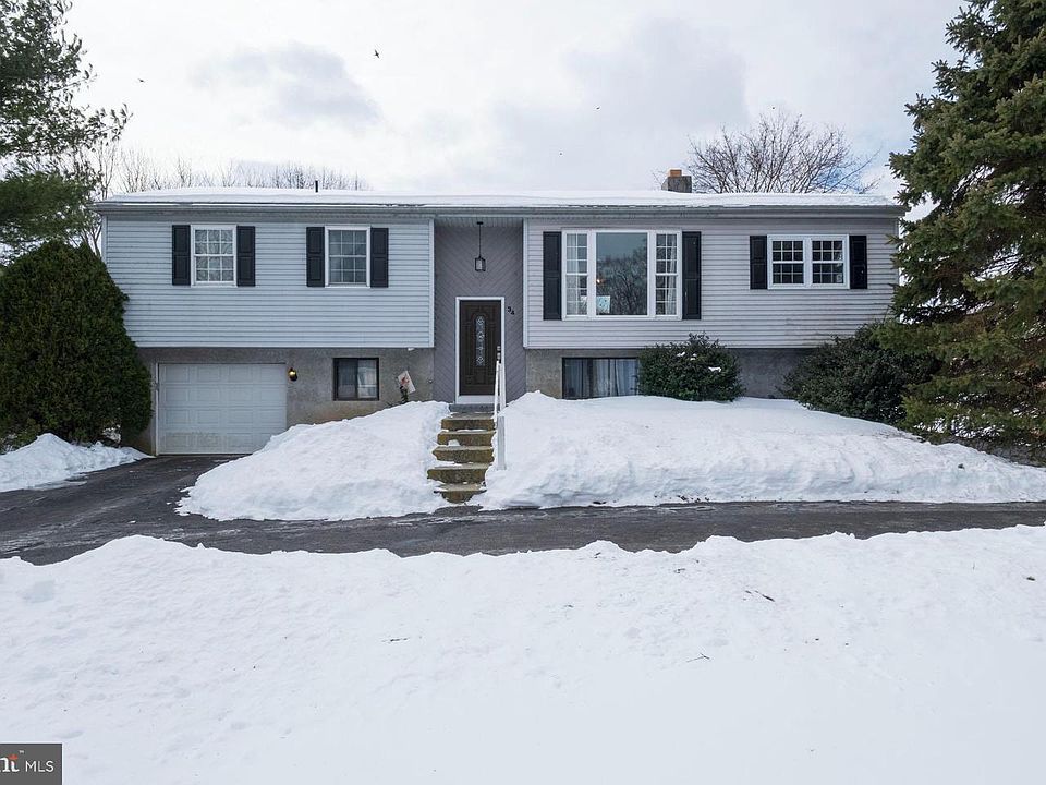 1st image of 34 Carriage Cir