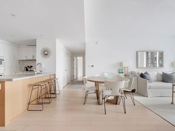 212 Warren St APT 17S, New York, NY 10282