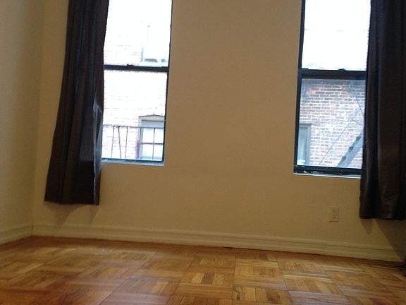 5th image of 358 Saint Johns Pl APT 2H