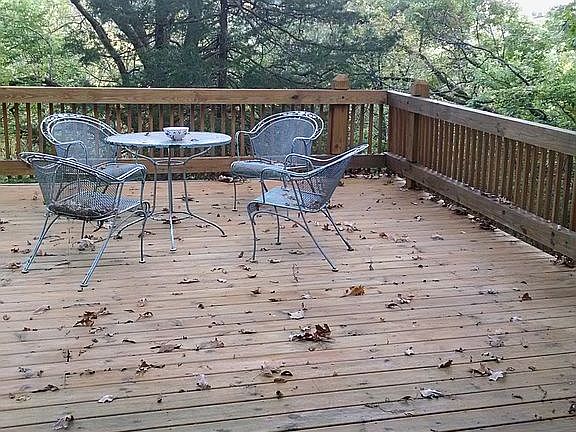 Lower level deck