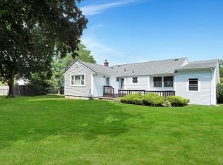 55 Schoolhouse Rd, Old Bethpage, NY 11804