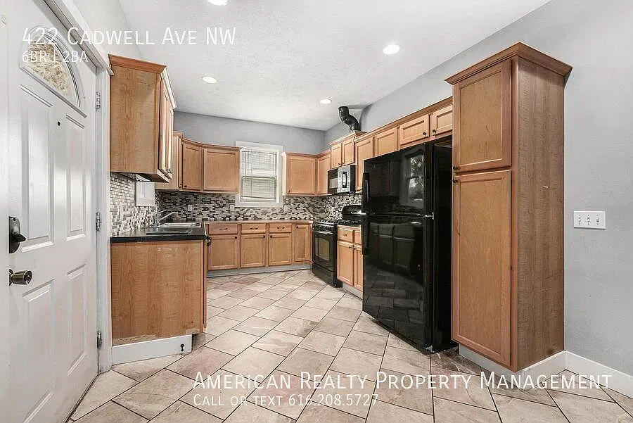 6 bed, 2014 sqft, $3,300 — Photo 4