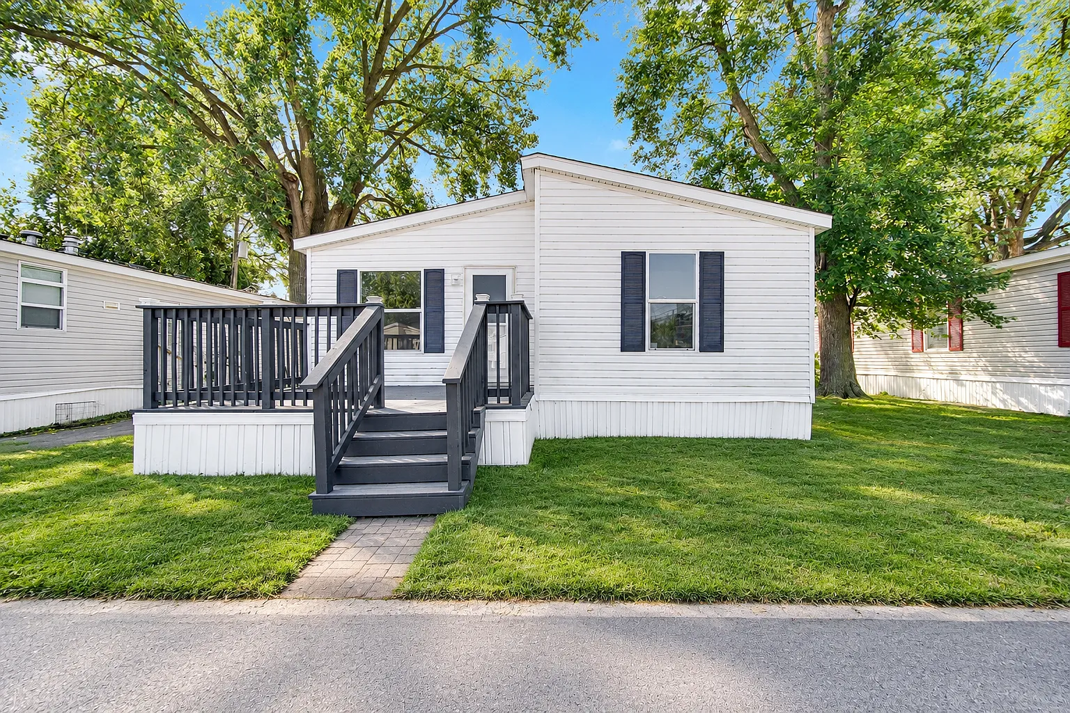 3 bed, 1080 sqft, $1,599 — Photo 1