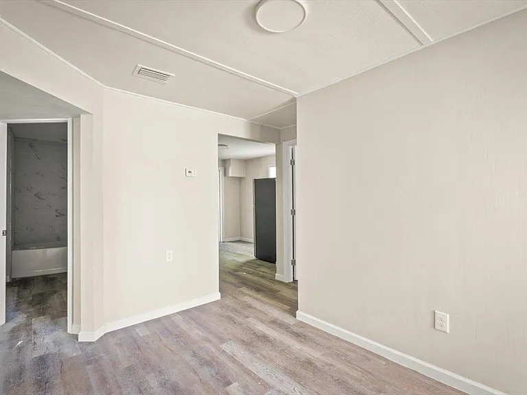 525 New Berlin Rd — Photo 15