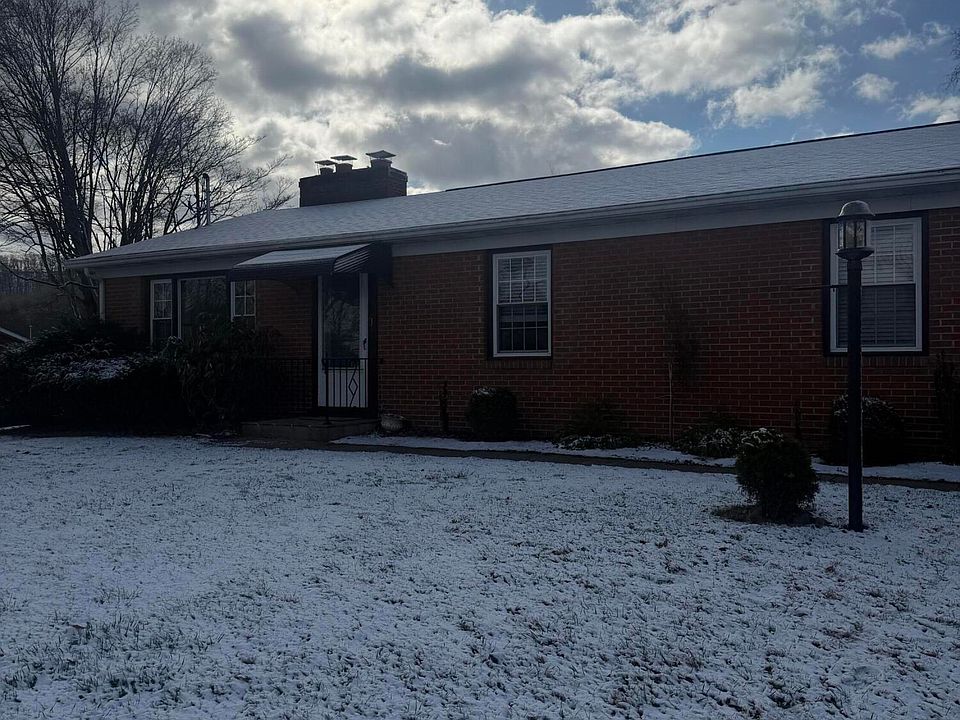 1st image of 412 Surrey Ln